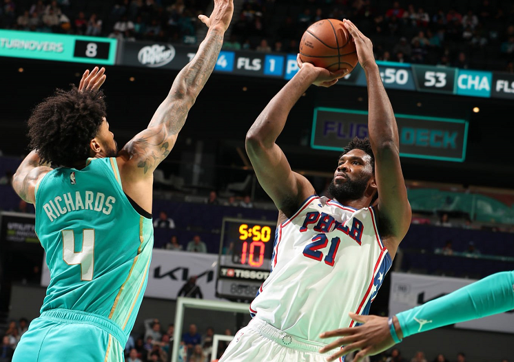 爱游戏体育-包含字母哥巅峰对决，梅西与50激战DWG分钟，逆转胜负难料！的词条