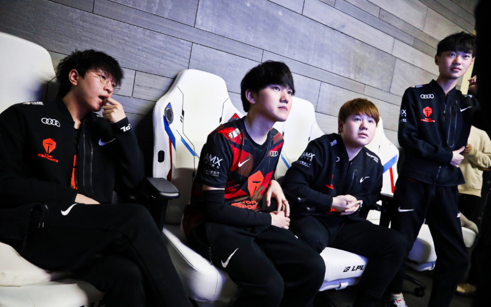 爱游戏体育- rookie被rng打哭那场比赛 